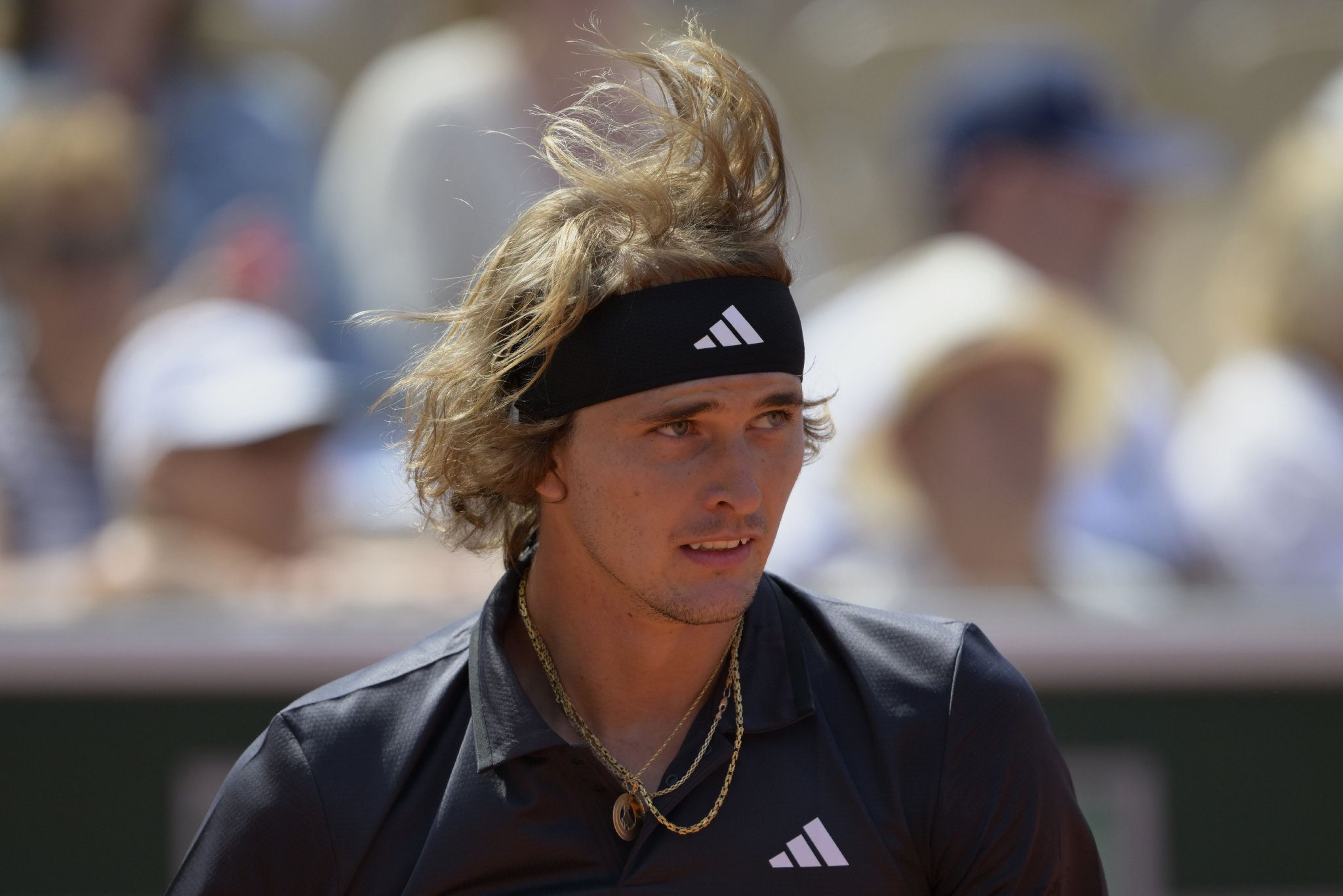 米兰体育官网-包含世界网球队力克法国网球队,兹维列夫统治全场的词条