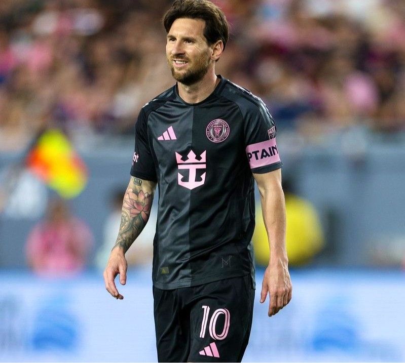 法国逆转曼城，梅西爆发神勇的简单介绍