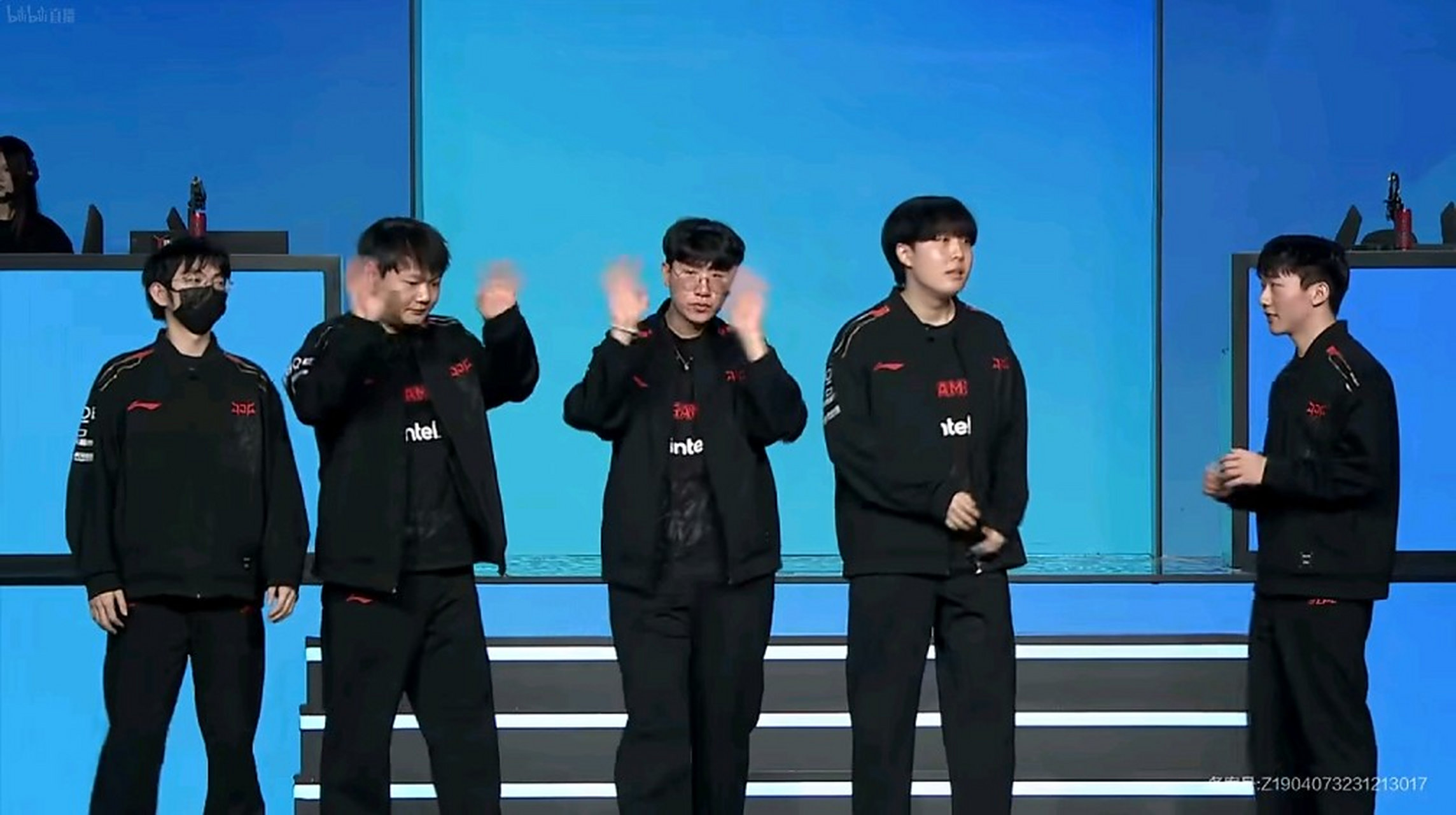 米兰体育-JDG横扫LGD，Tarzan完成帽子戏法