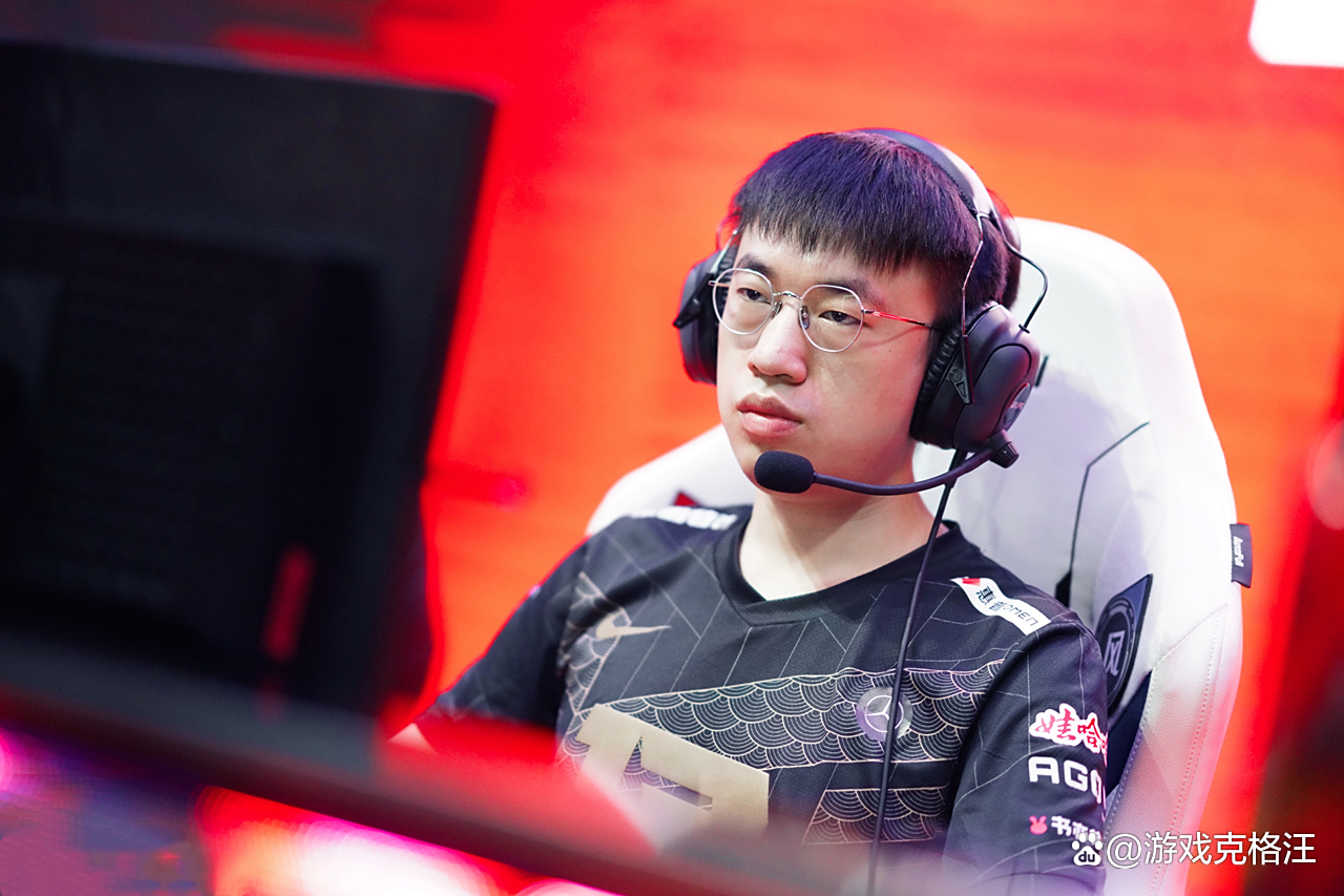 JDG横扫LGD,Tarzan完成帽子戏法 JDG横扫LGD,Tarzan完成帽子戏法