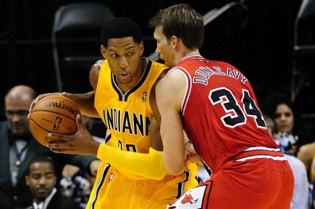 包含战之心反击，公牛客场战胜对手的词条