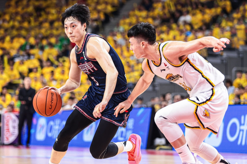 中国篮球联赛精彩瞬间回顾，球星们大放异彩的简单介绍