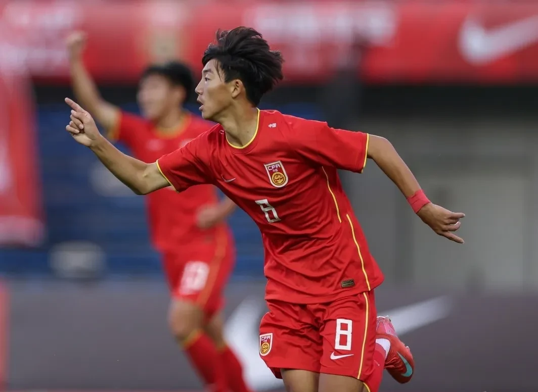 比赛悬念重重，胜负未卜，球员斗志昂扬的简单介绍