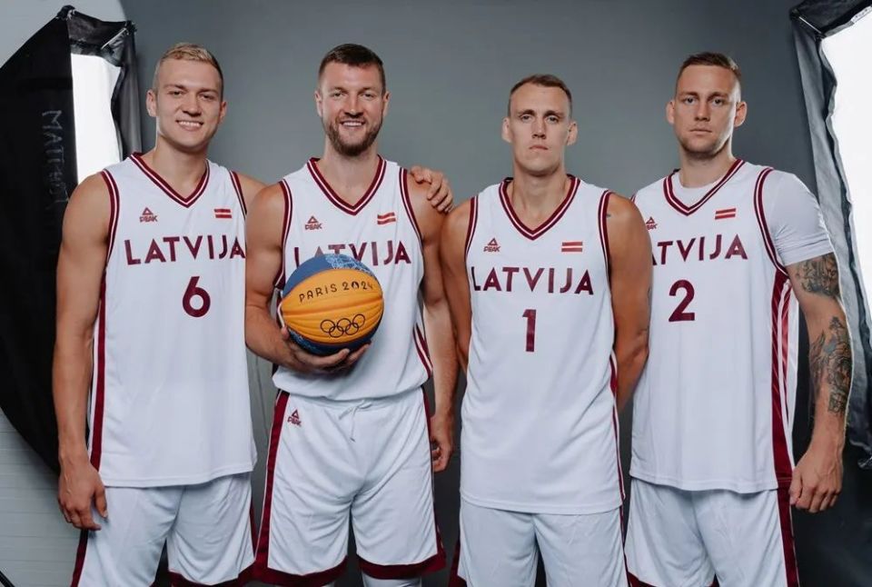 篮球盛事席卷全球，各国球队激烈对决