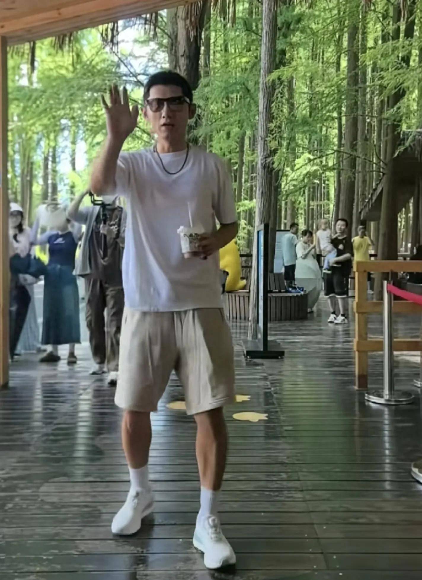 关于日本乒乓球队逆转奥地利乒乓球队，张继科制霸全场的信息